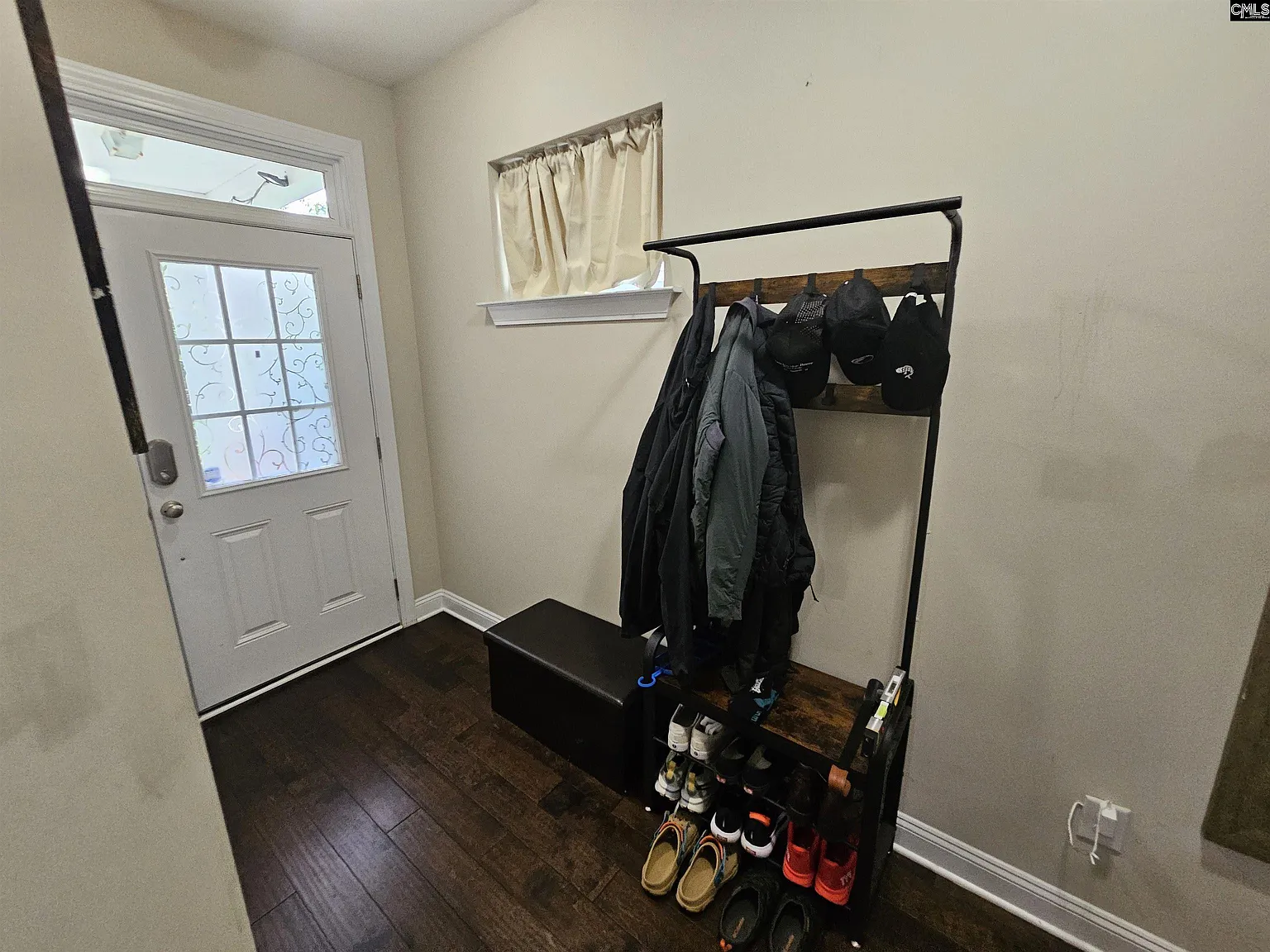 3 bed, 1861 sqft, $1,950 — Photo 3
