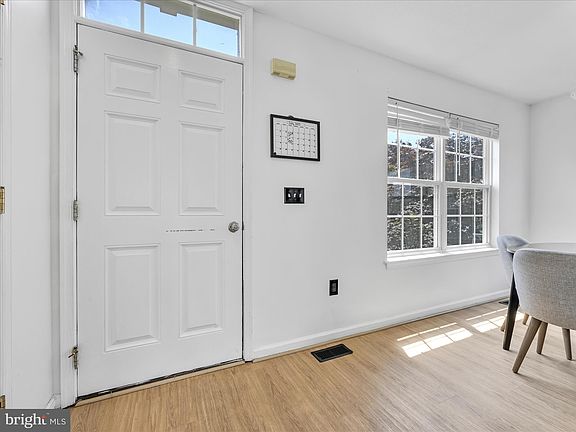 3rd image of 231 Cartledge Ln