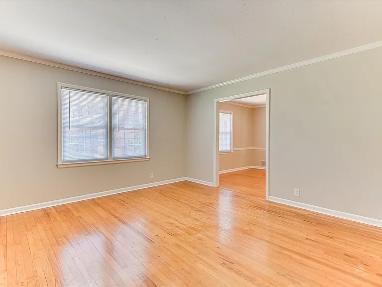 2705 Bolling Rd — Photo 30