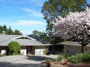 16 Oakridge Ln, Orinda, CA 94563