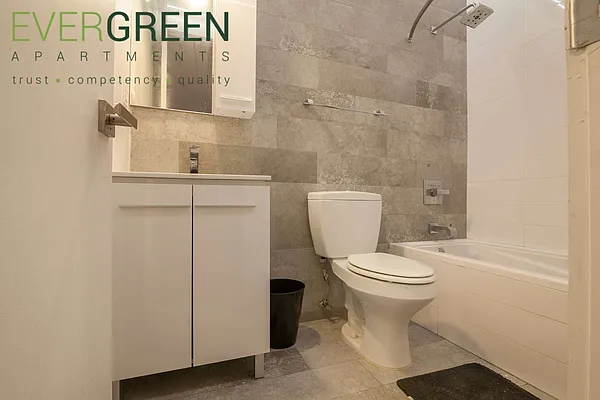 Rented by Evergreen Apartments BK | media 8