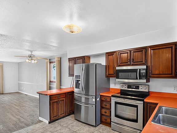 2nd image of 15 20th St W APT 7