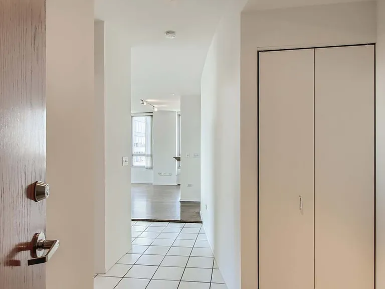 701 S Wells St #2104 — Photo 1