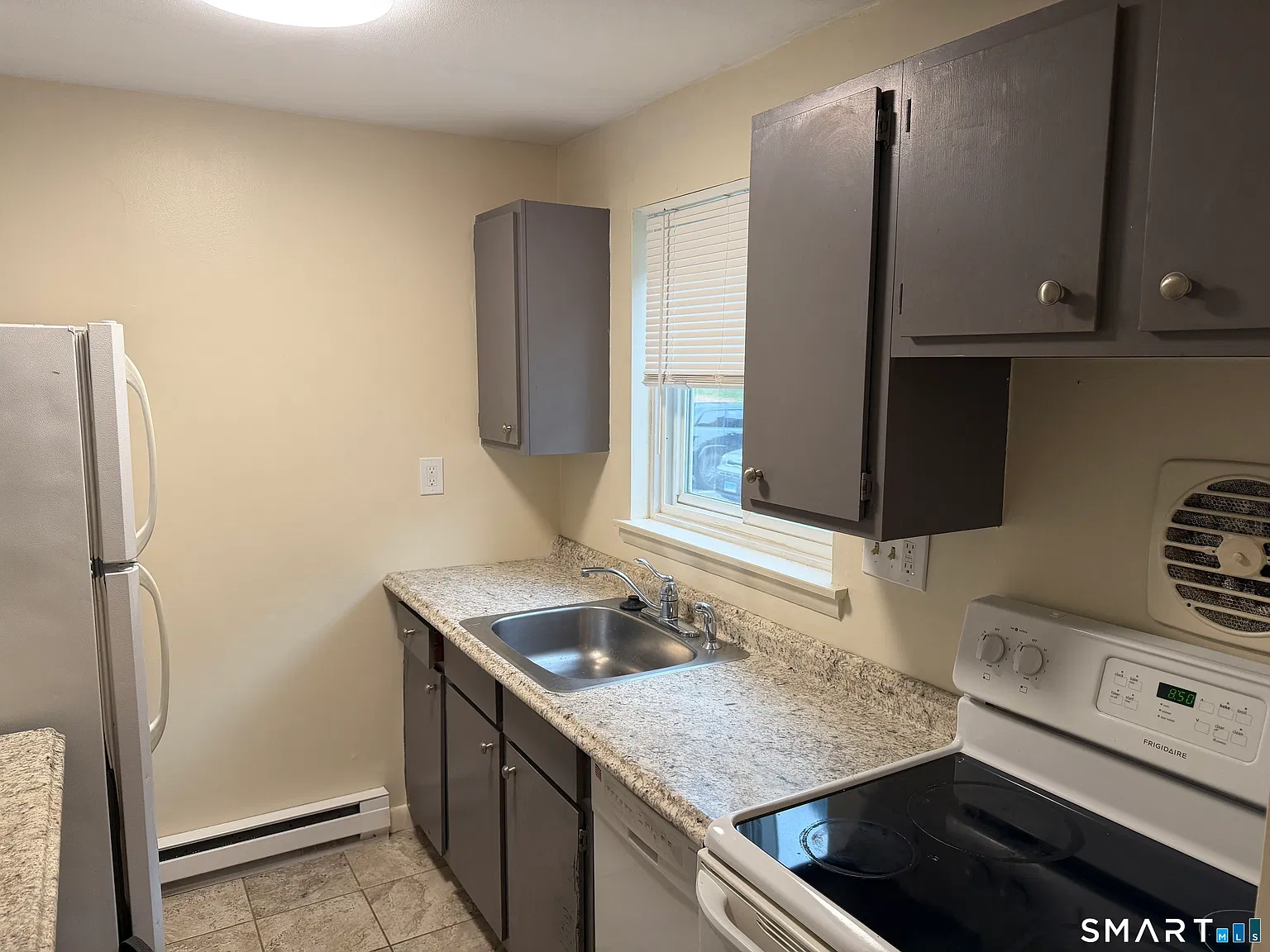 2 bed, 1.5 bath, 1107 sqft, $2,200 — Photo 2