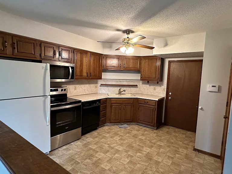 10309 Sprague St — Photo 3