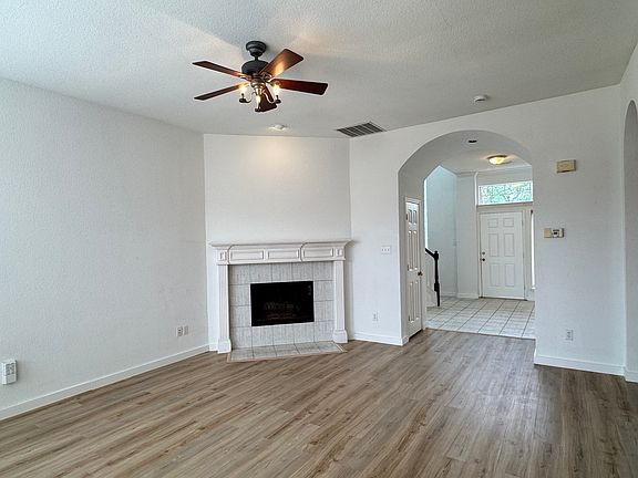 3rd image of 3024 Sawtooth Dr