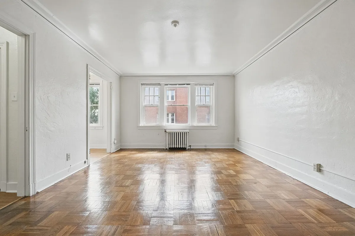 Building Photo - 5646 Hobart St #5