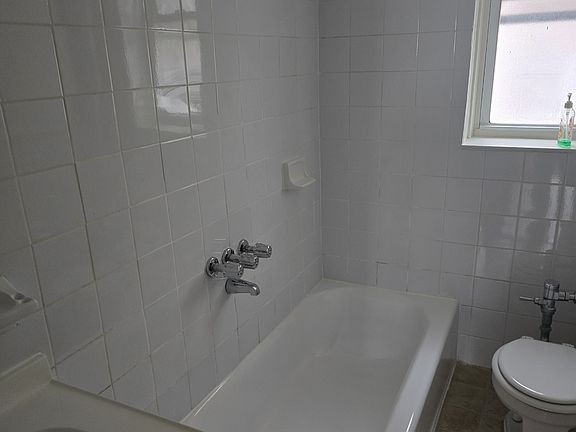 2nd image of 1704 E 15th St APT A2