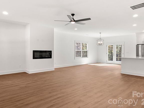 3rd image of 4615 Yellow Poplar Rd