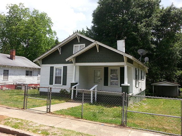 2nd image of 410 Willow St
