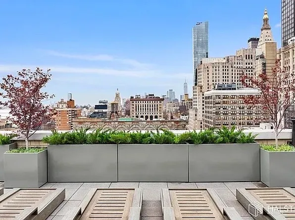 407 Park Avenue South image 11 of 15