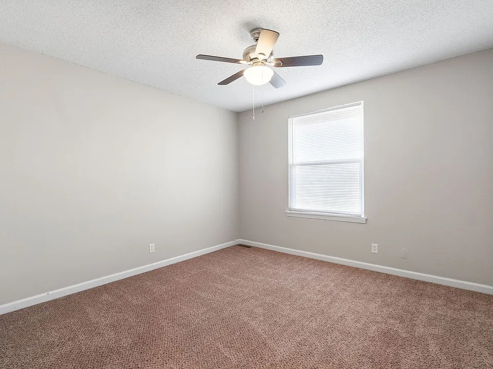 1231 Stateline Rd