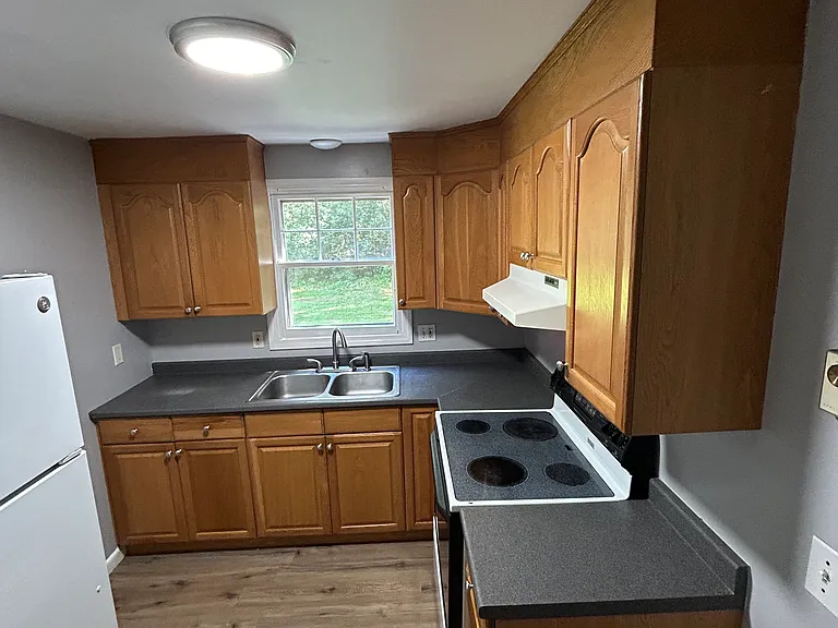 14 Woodburn Dr #C — Photo 5