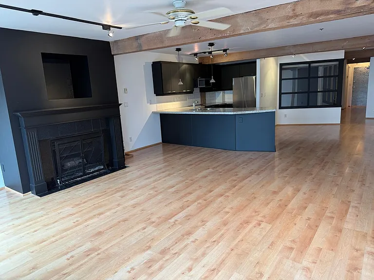 1066 Hamilton St #306 — Photo 2