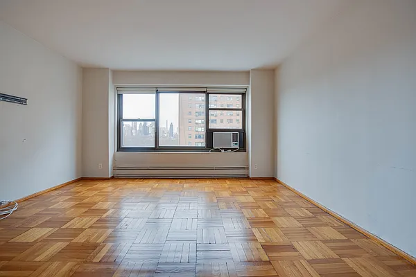 Sold by Compass | media 17