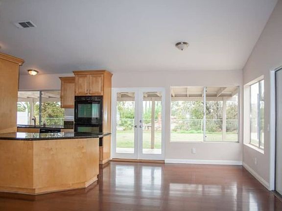5th image of 32770 Magdaleno Ct