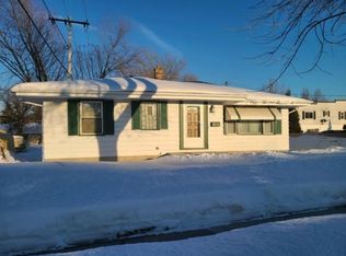 1364 S 96th St, West Allis, WI 53214