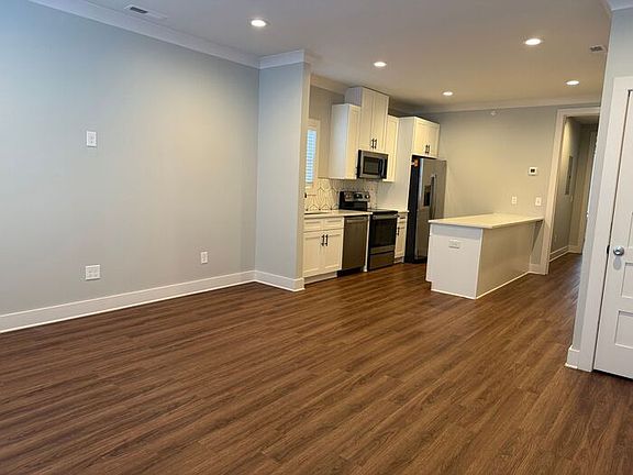 3rd image of 805 Bradford Ave #202