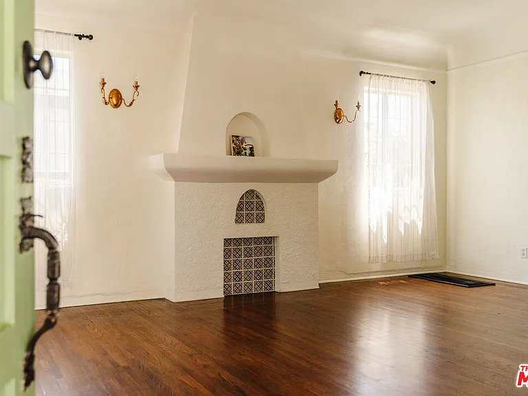 2735 Clyde Ave — Photo 7