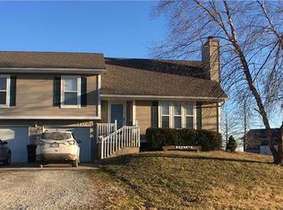 325 Maple Ter, Maysville, MO 64469