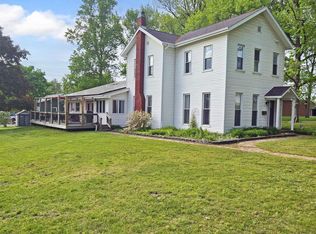 307 NW Cross St, Mount Sterling, IL 62353