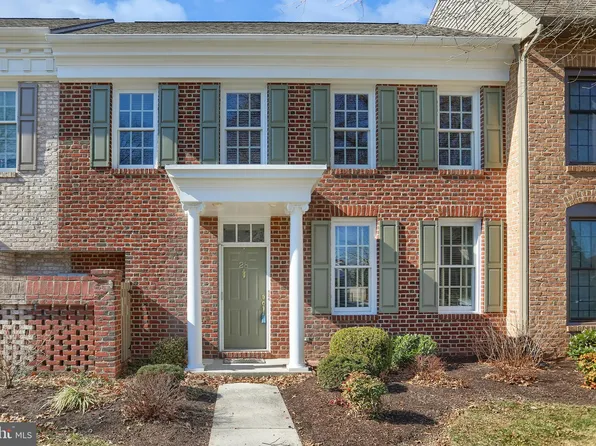 28 Devonshire Sq, Mechanicsburg, PA 17050