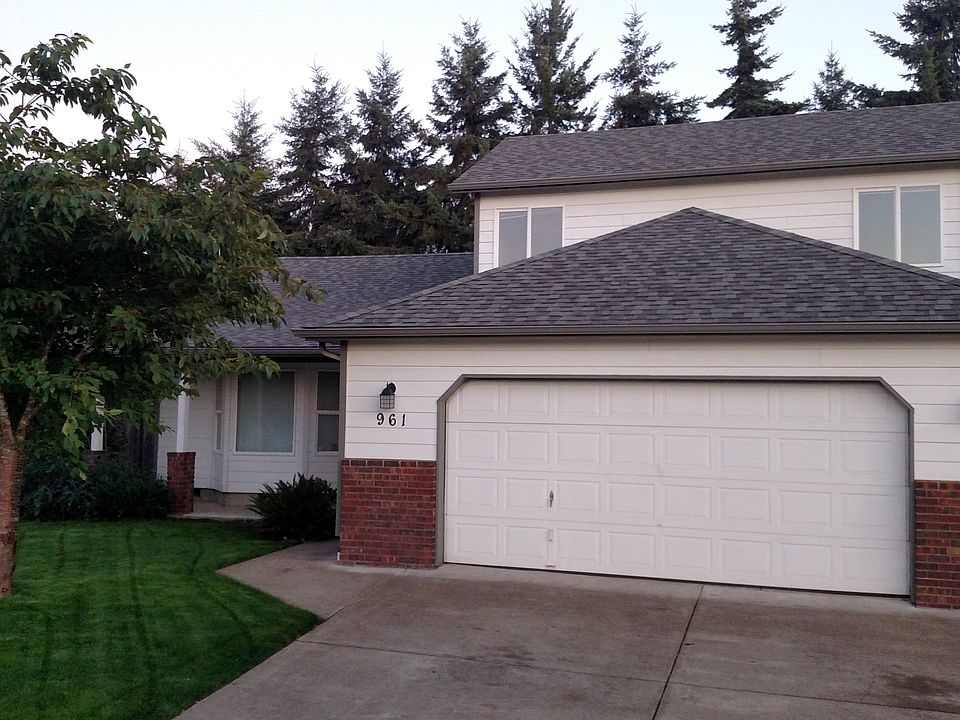 1st image of 961 W 17th Ave