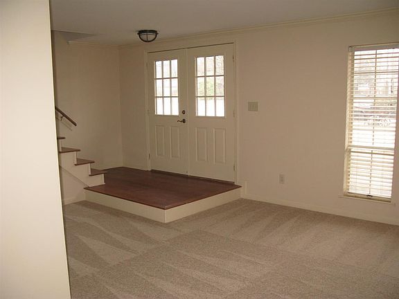 5th image of 1717 Hobbits Glen Dr #19