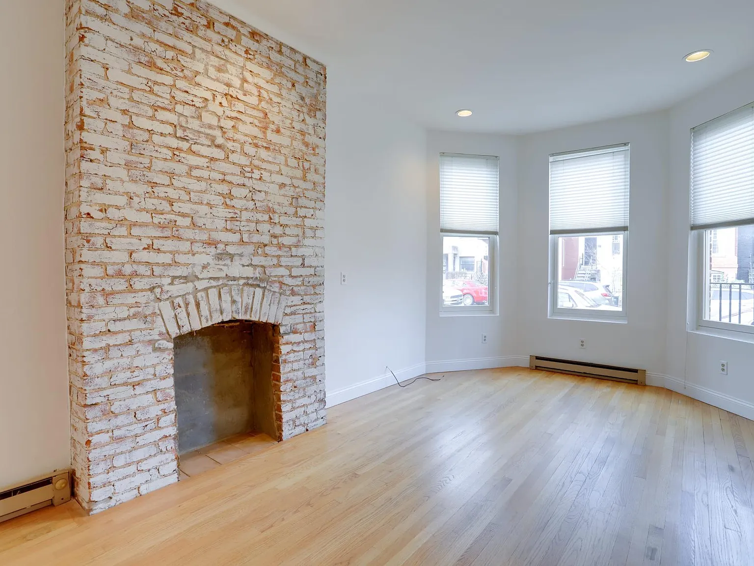 1 bed, 668 sqft, $2,200 — Photo 1