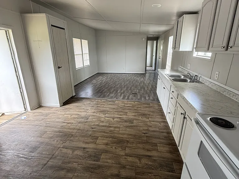 916 N Martin Luther King Jr Blvd #3 — Photo 2