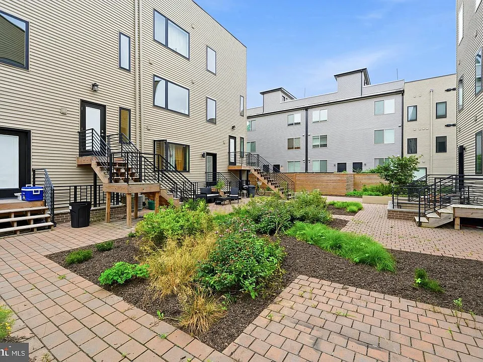 2010 N 5th St #2C