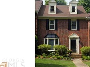 50 Huntington Place Dr, Sandy Springs, GA