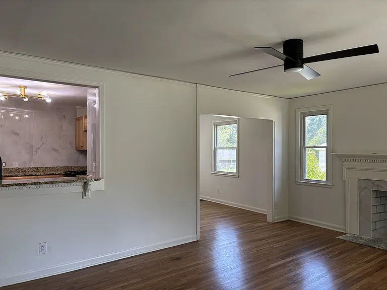 1201 Hancock St — Photo 6