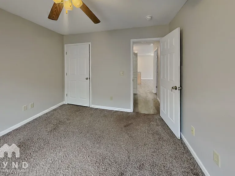 1130 S Clifton Ave — Photo 10