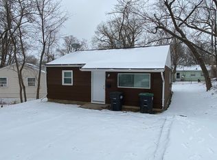 2233 N 39th St, Omaha, NE 68111
