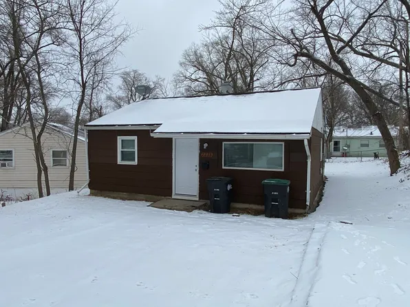 2233 N 39th St, Omaha, NE 68111