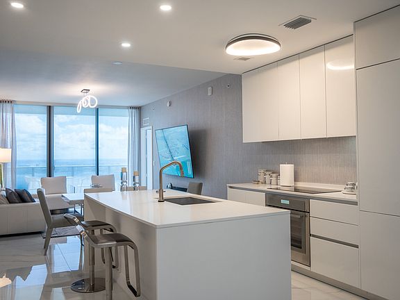 2nd image of 700 NE 24th St #5304