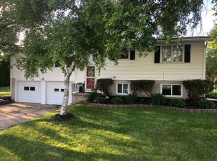302 Pfaltzgraff, Allison, IA 50602