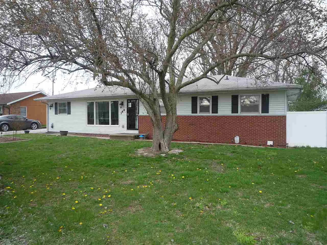 366 N Alden Dr photo 1