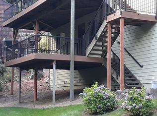 9200 SE 53rd Pl #A, Mercer Island, WA 98040