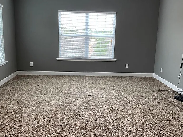 921 Burlington Dr — Photo 50