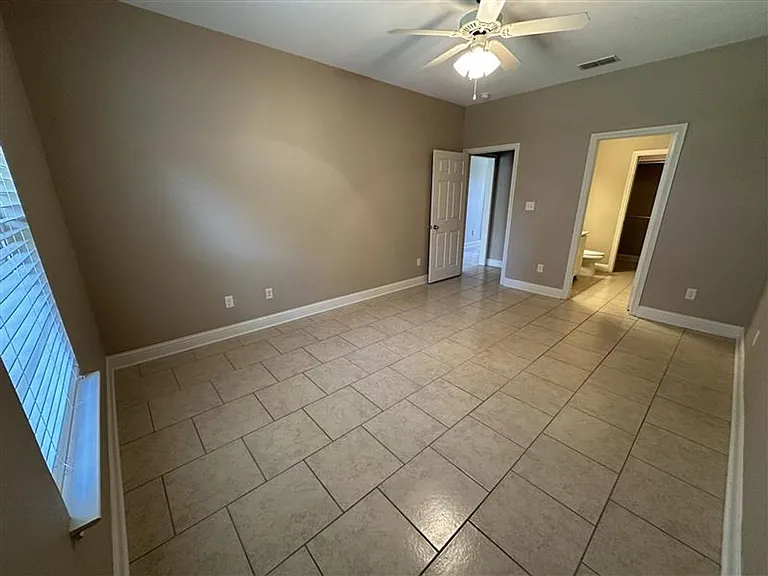 4002 Mobley Cir — Photo 17