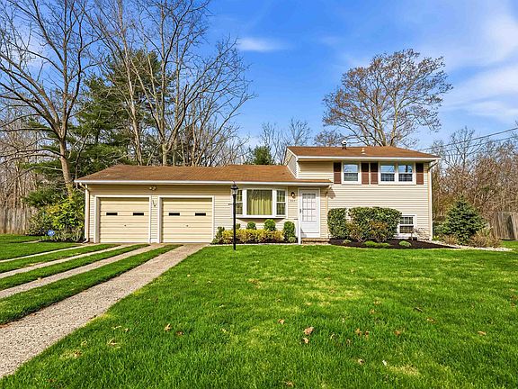 2nd image of 211 Elaine Dr