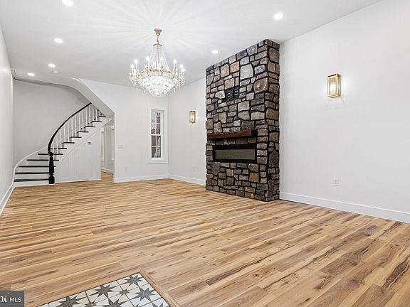 2nd image of 324 Reed St