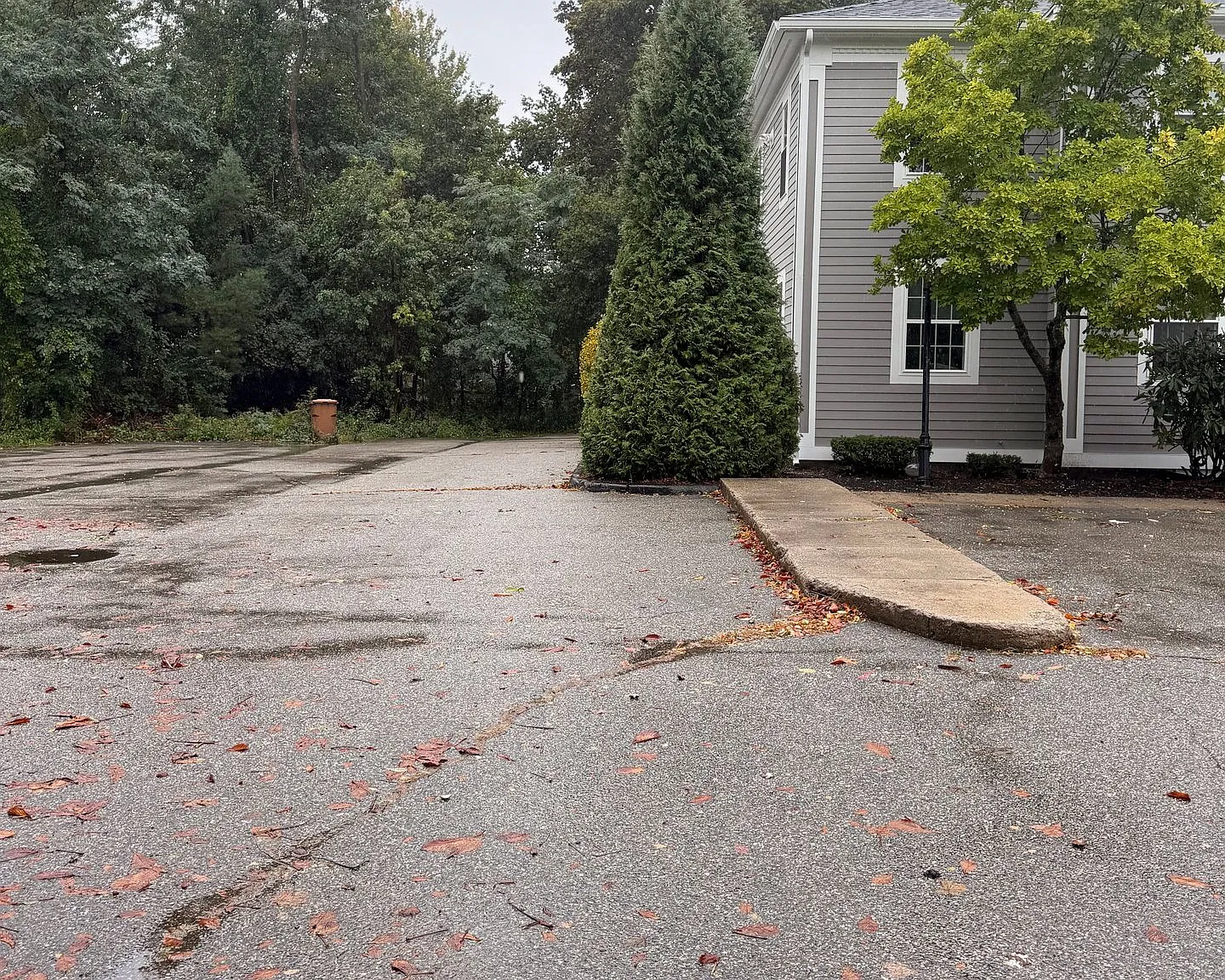 439 Main St — Photo 2