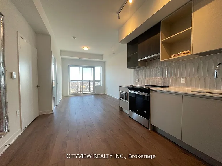 395 Dundas St W #Penthouse 10 — Photo 6