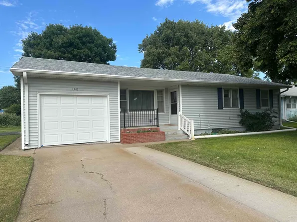 1205 N Pierce St, Lexington, NE 68850