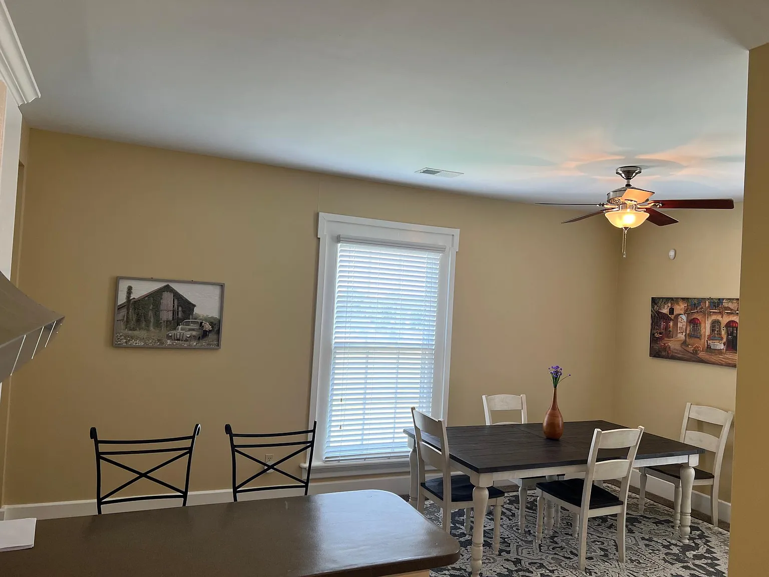105 S McLemore Ave — Photo 4