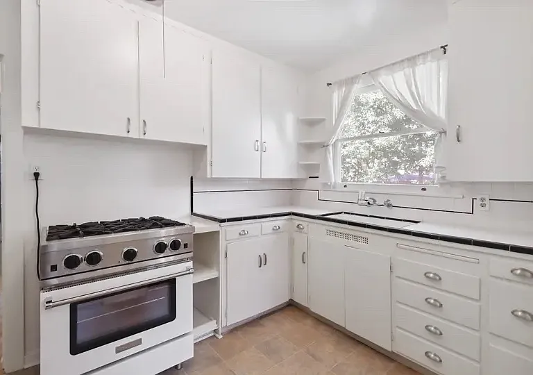 214 I St #216 — Photo 2