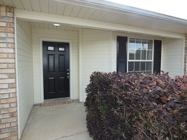 5087 Cassia Dr — Photo 2